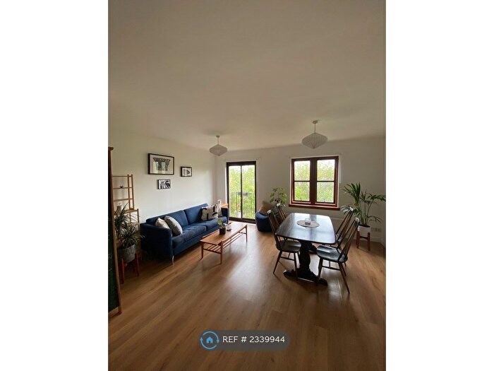 2 Bedroom Flat To Rent In Pitt Street, Edinburgh, EH6