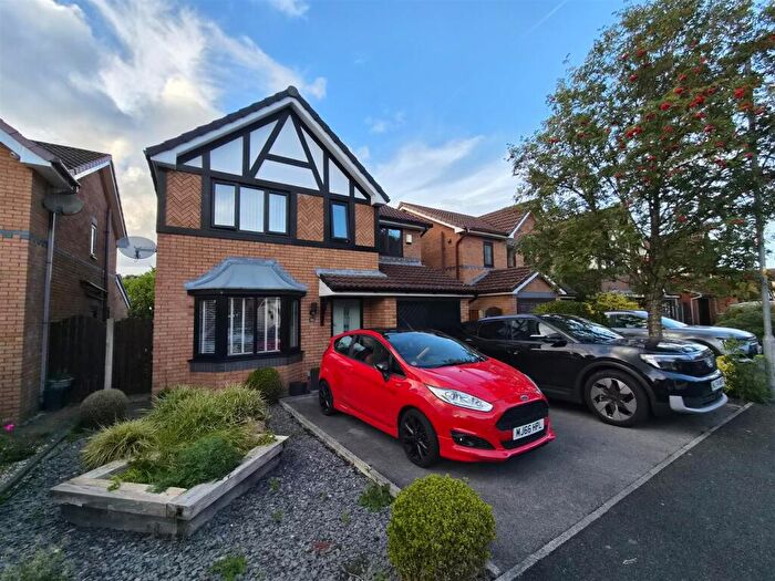 3 Bedroom Detached House To Rent In Rayners Close, Stalybridge, SK15