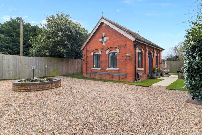 Bedroom Detached House For Sale In The Old Pump House, New