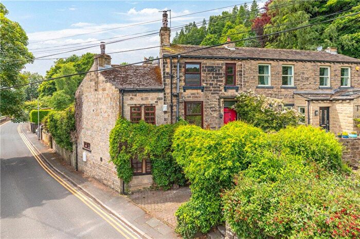 3 Bedroom End Of Terrace House For Sale In Green Road, Baildon, BD17