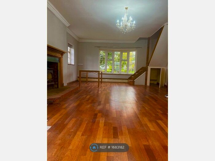 2 Bedroom Semi-Detached House To Rent In Folkes Farm House, Upminster, RM14