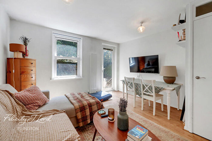 1 Bedroom Apartment For Sale In Raynor Place, London, N1