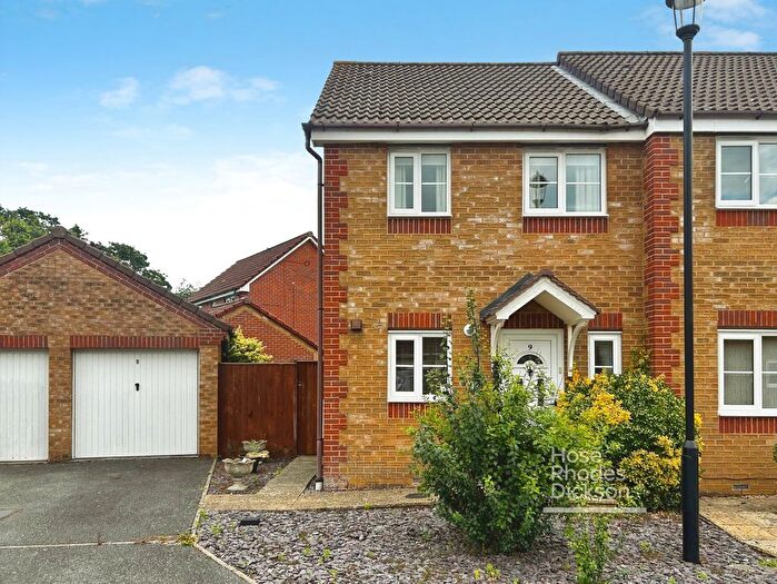 2 Bedroom Semi-Detached House For Sale In Harbour Way, Cowes, Isle Of Wight, PO31