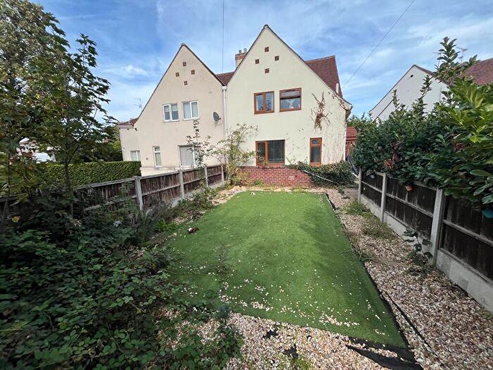 3 Bedroom Semi-Detached House For Sale In East View, Bawtry, Doncaster, DN10