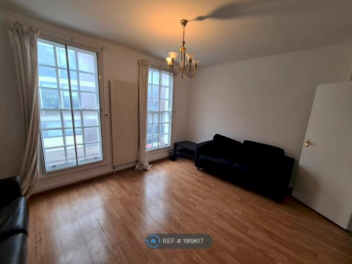 3 Bedroom Maisonette To Rent In Wakley Street, London, EC1V