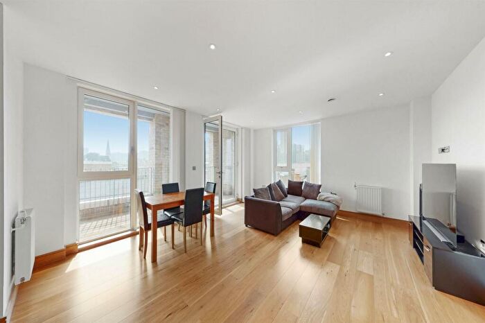 3 Bedroom Apartment To Rent In Fusion Court, Sclater Street, Shoreditch, E1