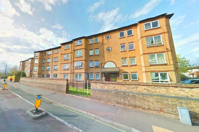 1 Bedroom Flat To Rent In Chaucer Drive, London, SE1