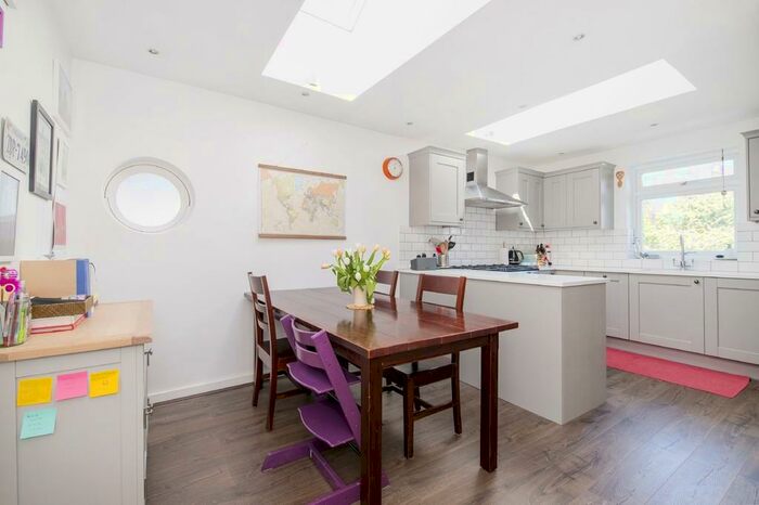 2 Bedroom Flat To Rent In Mortimer Road, Kensal Green, NW10