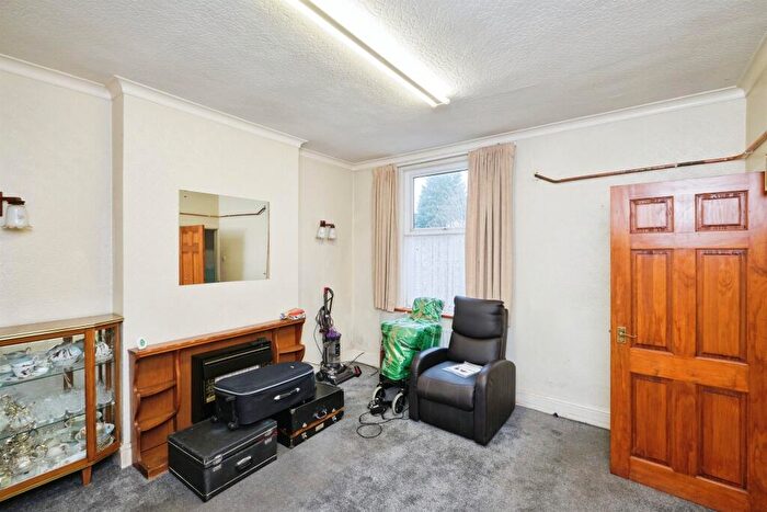3 Bedroom Terraced House For Sale In Deakins Road, Birmingham, B25