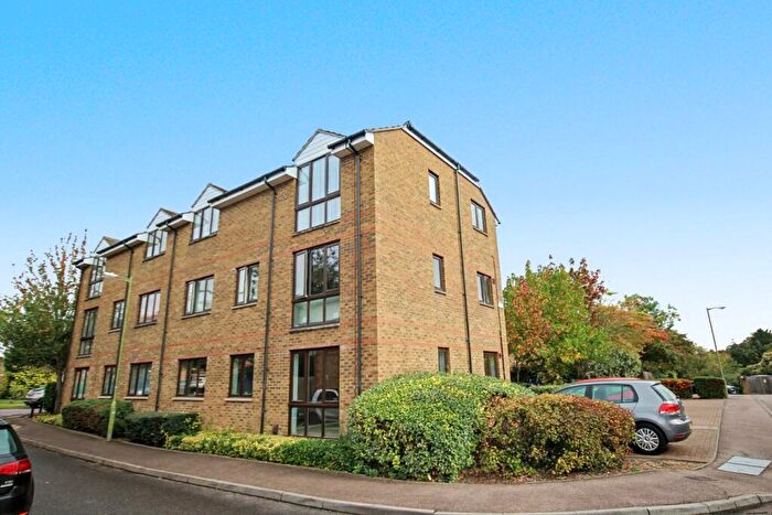 2 Bedroom Flat For Sale In Spencer Way, Letchworth Garden City, SG6