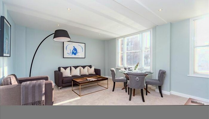 2 Bedroom Flat To Rent In Hill Street, Mayfair, London, W1J