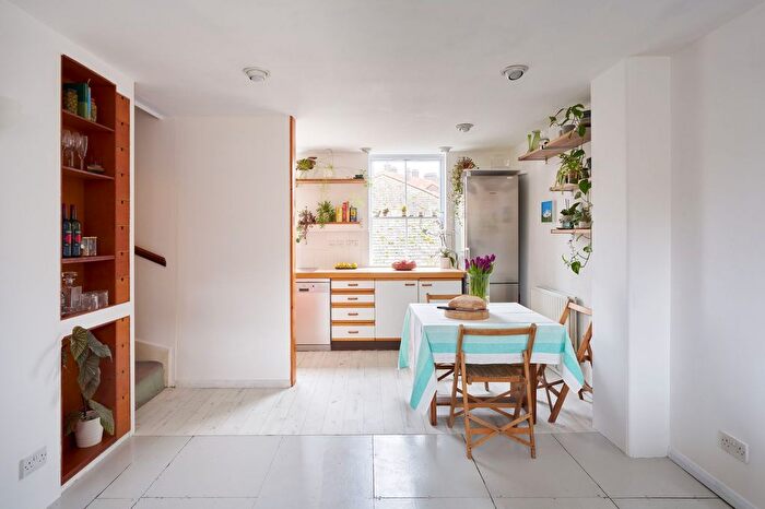 3 Bedroom Terraced House For Sale In Fremont Street, Victoria Park, E9