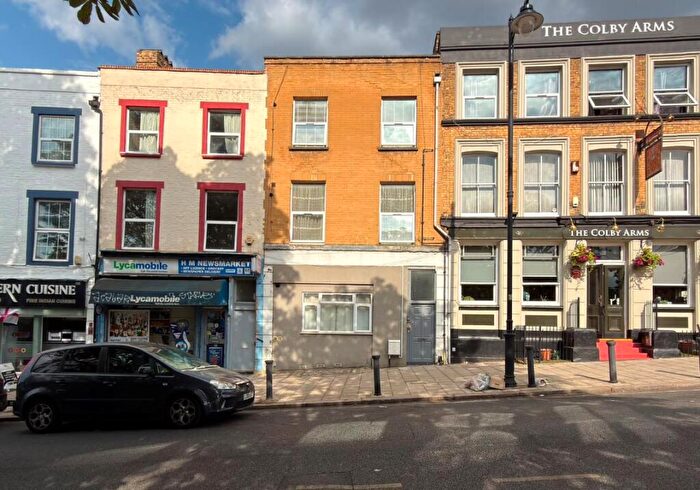 1 Bedroom Flat For Sale In Ground Floor And Basement Flat, Gipsy Hill, Crystal Palace, London, SE19