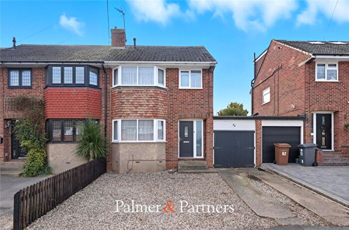 3 Bedroom End Of Terrace House For Sale In Heath Drive, Moulsham Lodge, Chelmsford, Essex, CM2