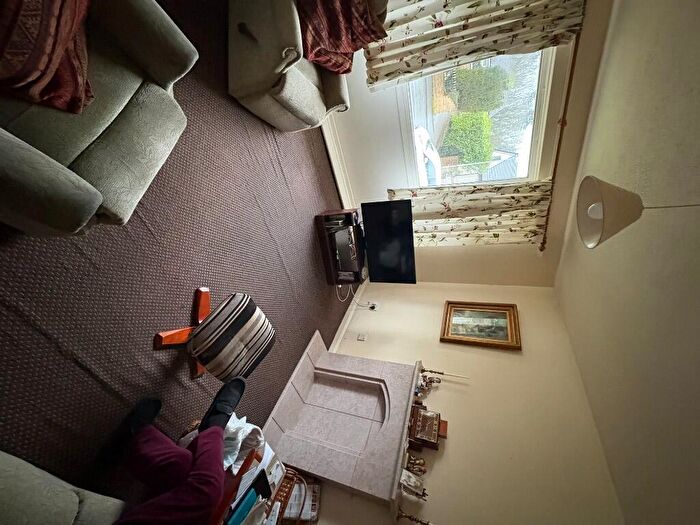 2 Bedroom Flat To Rent In Rainhall Crescent, Barnoldswick, Lancashire, BB18