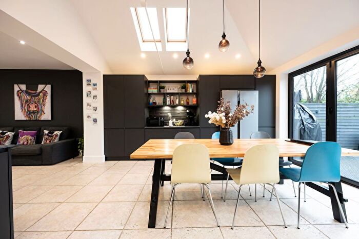 4 Bedroom Detached House For Sale In Whitworth Road, Southampton, Hampshire, SO18