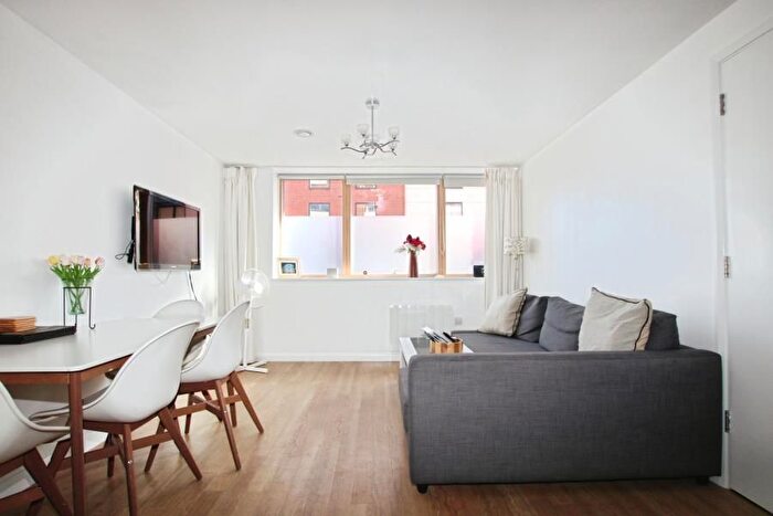 2 Bedroom Flat To Rent In Dean Street, St. Pauls, Bristol, BS2