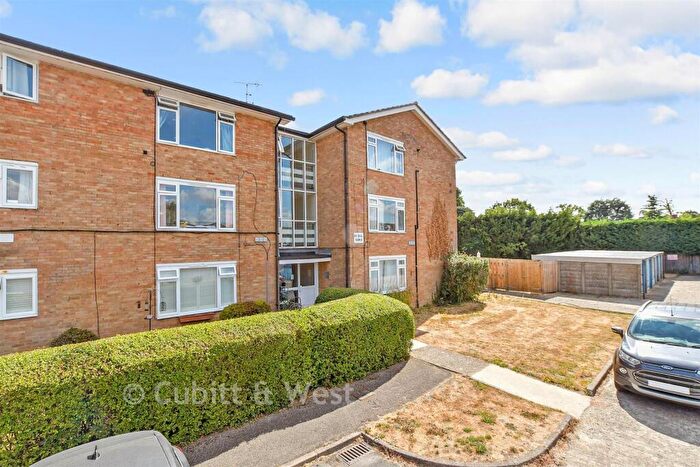 2 Bedroom Flat For Sale In Castle Close, Reigate, Surrey, RH2