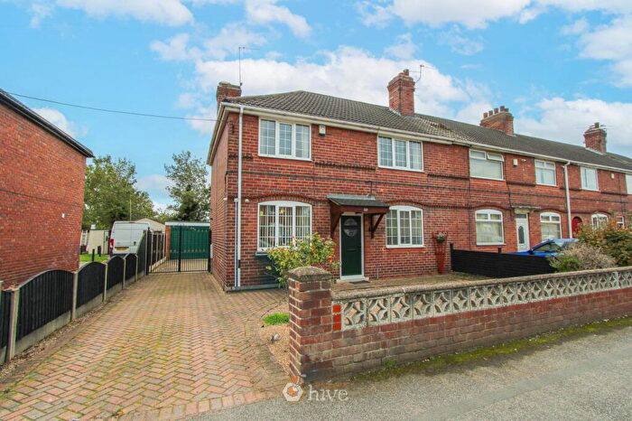 3 Bedroom Semi-Detached House For Sale In King Georges Road, New Rossington, Doncaster, DN11