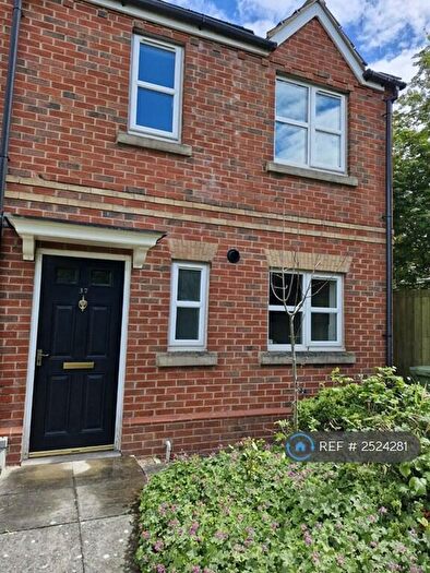 3 Bedroom Semi-Detached House To Rent In Dean Road, Scunthorpe, DN17