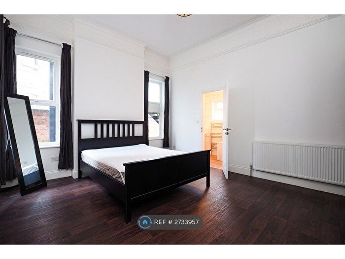 2 Bedroom Flat To Rent In Gorsey Road, Nottingham, NG3