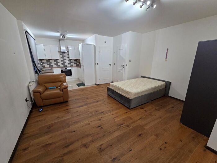 Studio To Rent In Duke Street, Luton, LU2