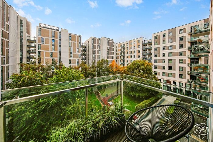 2 Bedroom Flat For Sale In Titian Heights, Scarlet Close, Stratord, E20