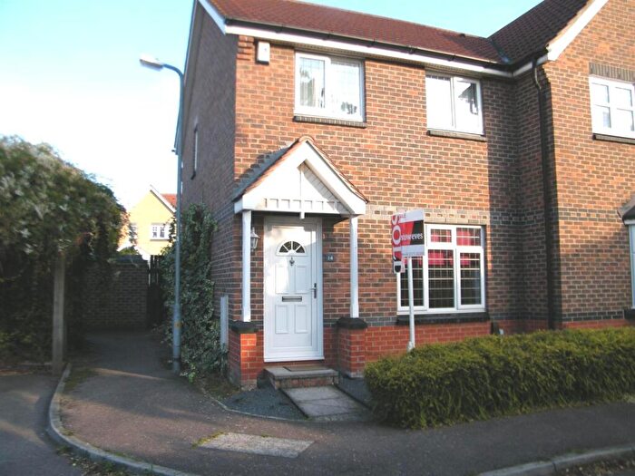 3 Bedroom Semi Detached House To Rent In Frances Close, Chafford Hundred, RM16