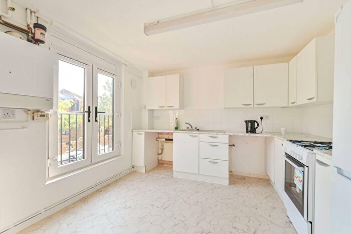 3 Bedroom Terraced House For Sale In St Ervans Road, Westbourne Park, London, W10