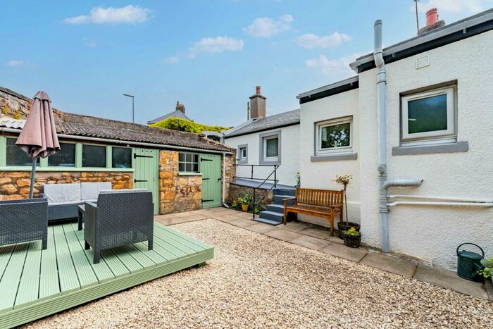 1 Bedroom Cottage For Sale In The Wellheads, Limekilns, Dunfermline, KY11