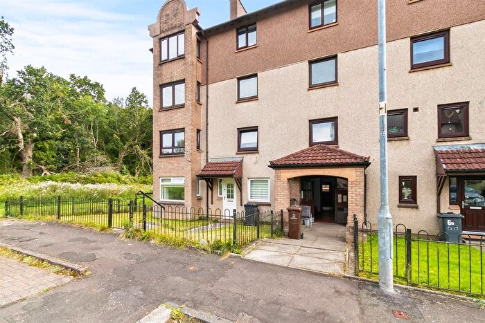 3 Bedroom Flat For Sale In Craighaw Street, Clydebank, G81