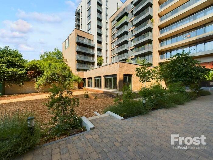 2 Bedroom Flat For Sale In Mill Mead, Staines-Upon-Thames, Surrey, TW18