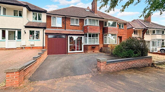 5 Bedroom Semi Detached House For Sale In Wychall Road, Northfield, Birmingham, B31