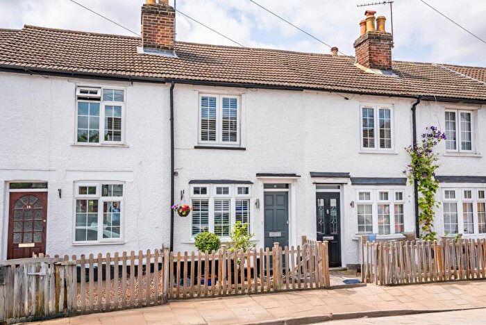 2 Bedroom End Of Terrace House For Sale In Boundary Road, St Albans, Herts, AL1