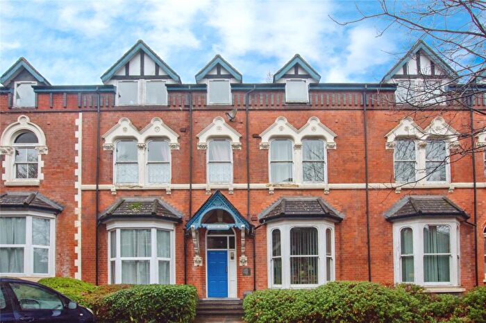 2 Bedroom Flat For Sale In Trafalgar Road, Moseley, Birmingham, B13