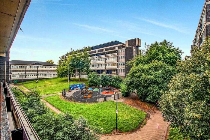 2 Bedroom Flat To Rent In Gildersome Street, London, SE18