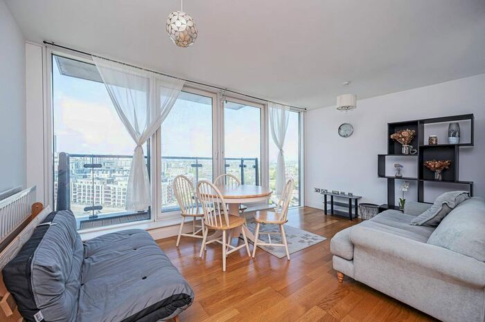 2 Bedroom Flat To Rent In Stratford Eye, Stratford, London, E15