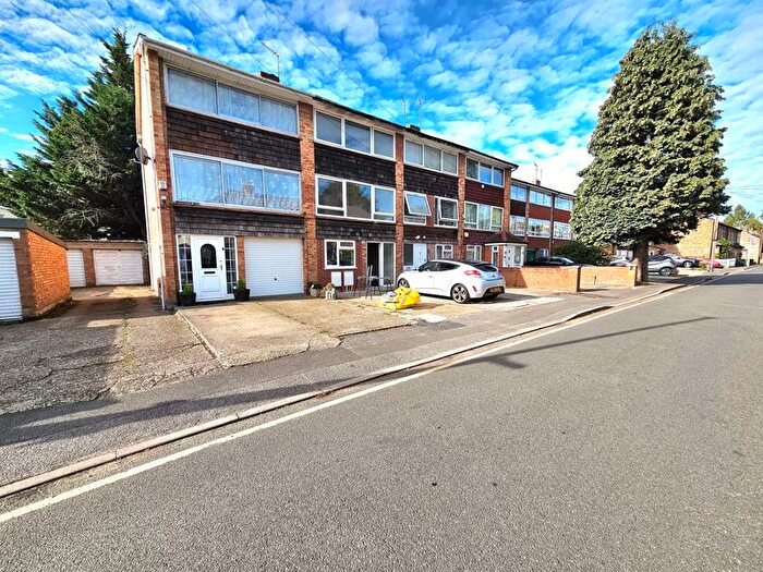 6 Bedroom Terraced House For Sale In Old Farm Road, West Drayton, UB7