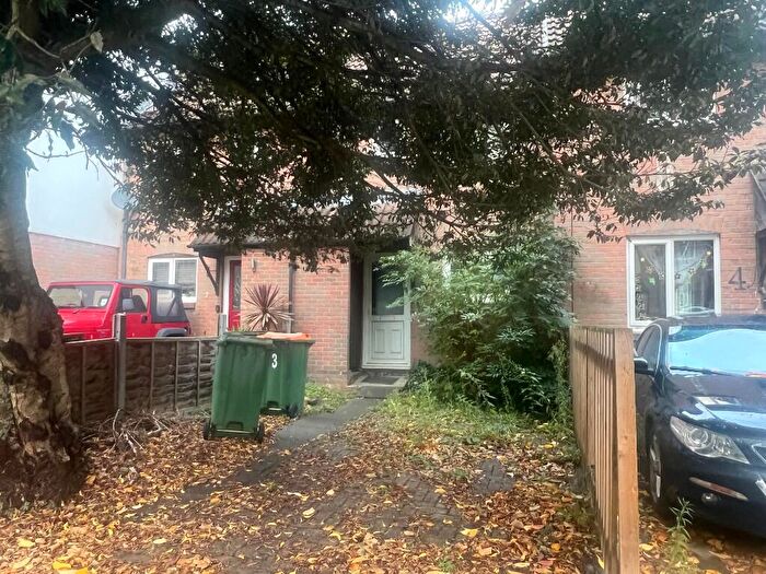 2 Bedroom Terraced House For Sale In Emerald Close, London, E16