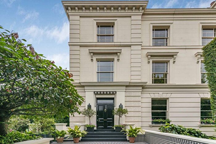 3 Bedroom Flat To Rent In Warwick Avenue, London, W9