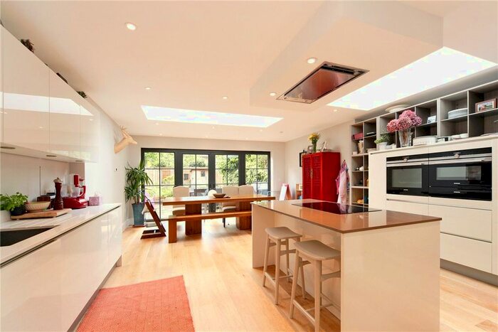 5 Bedroom Terraced House To Rent In Hendham Road, London, SW17