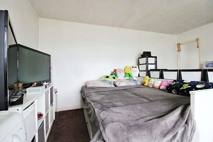 1 Bedroom Flat For Sale In Pant-Y-Celyn Road, Llandough, Penarth, CF64