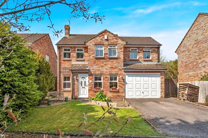 4 Bedroom Detached House For Sale In Lakeside, Tring, HP23