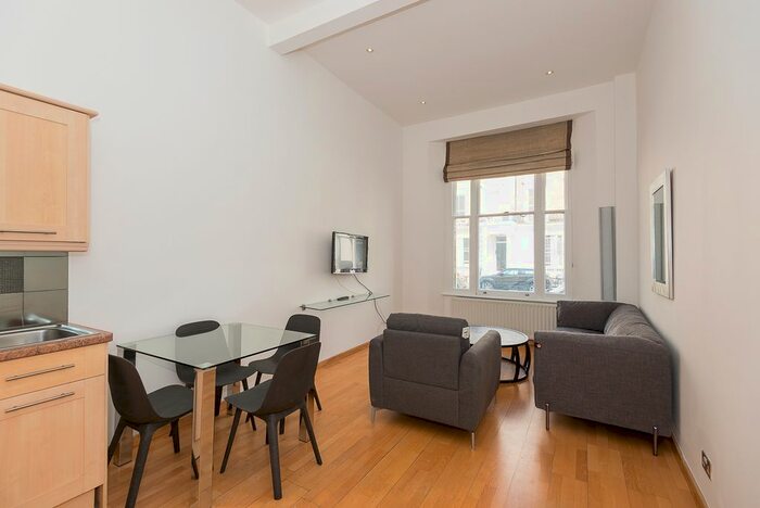 1 Bedroom Flat To Rent In St Stephens Gardens, Bayswater, W2