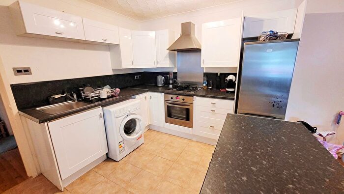 2 Bedroom Property To Rent In Woodville Court, Cardiff, CF24