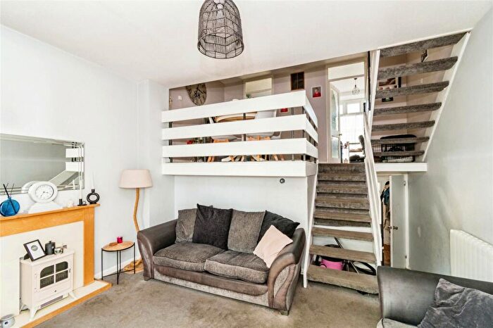 3 Bedroom Terraced House For Sale In Mark Close, Southampton, Hampshire, SO15