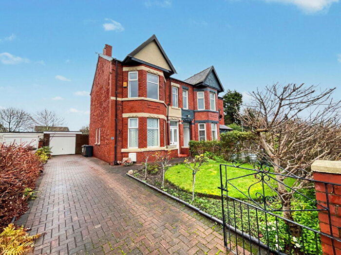 4 Bedroom Semi Detached House For Sale In Farnborough Road, Birkdale, Southport, PR8