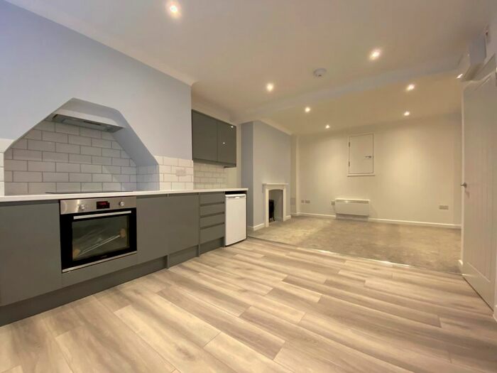 Studio To Rent In Grosvenor Road, Tunbridge Wells, TN1