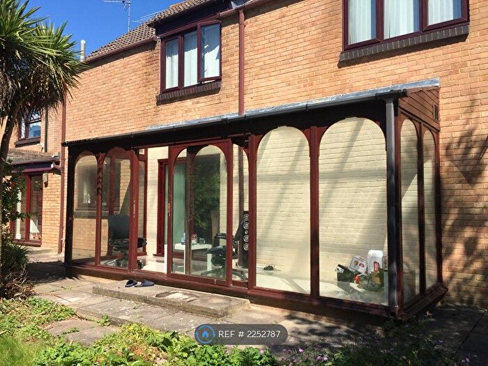 5 Bedroom Semi-Detached House To Rent In Carston Grove, Calcot, Reading, RG31