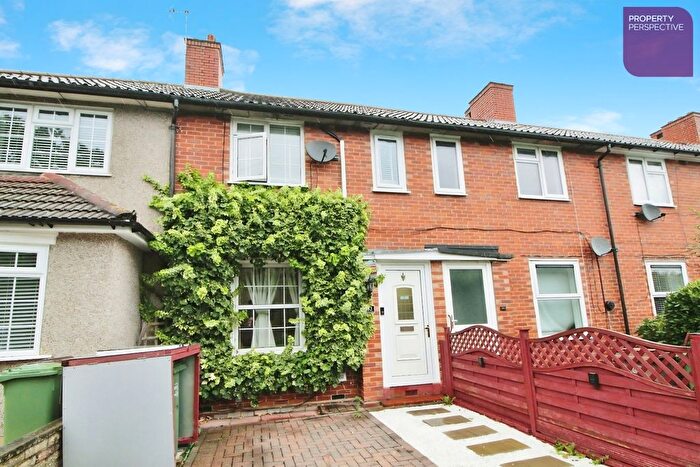 3 Bedroom Terraced House For Sale In Revesby Road, Carshalton, SM5